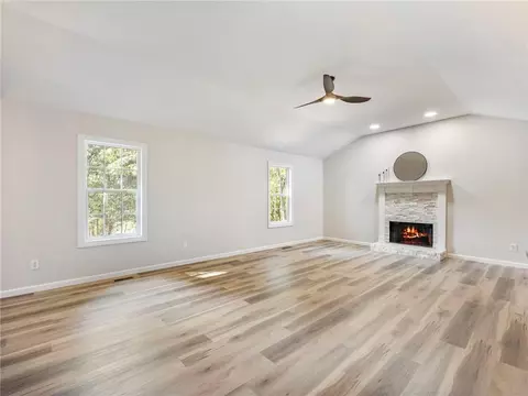 Living - 3930 Pine Tree Ln, Gainesville, GA 30501 photo 4 of 9