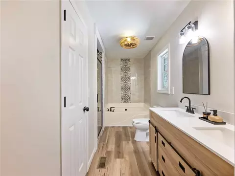 Bath - 3930 Pine Tree Ln, Gainesville, GA 30501 photo 1 of 7