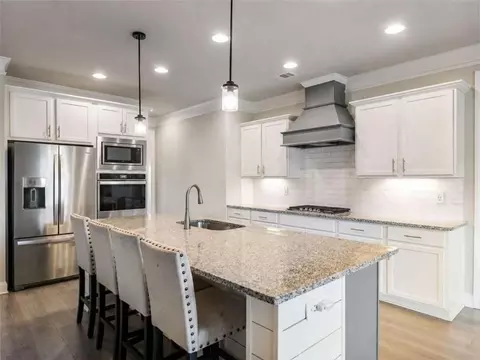 Kitchen - 543 Calgary Downs Dr, Winder, GA 30680 photo 2 of 4
