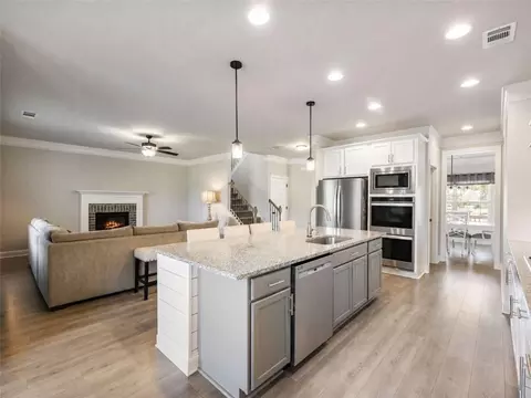 Kitchen - 543 Calgary Downs Dr, Winder, GA 30680 photo 3 of 4