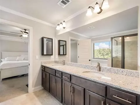 Bath - 543 Calgary Downs Dr, Winder, GA 30680 photo 2 of 3