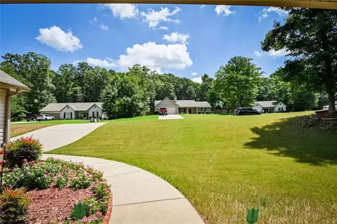 Exterior - 829 Bethany Estates Dr, Monroe, GA 30655 photo 4 of 6