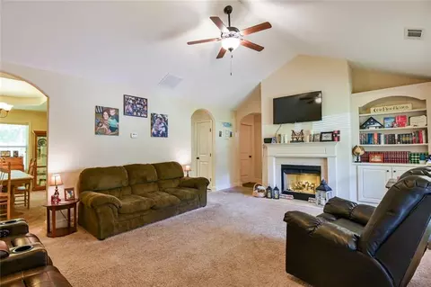 Living - 829 Bethany Estates Dr, Monroe, GA 30655 photo 1 of 2