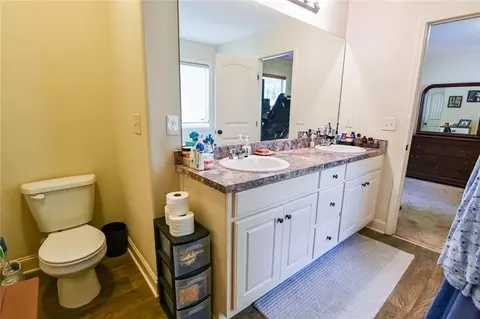 Bath - 829 Bethany Estates Dr, Monroe, GA 30655 photo 1 of 3