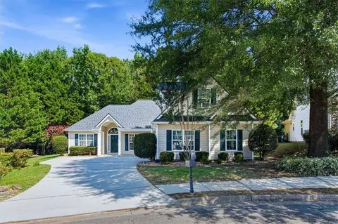 100 Avondale Cir, Newnan, GA 30265