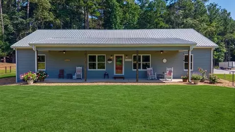 Exterior - 610 Spring View Dr, Covington, GA 30014 photo 2 of 19