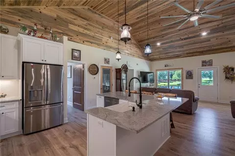 Kitchen - 610 Spring View Dr, Covington, GA 30014 photo 4 of 6
