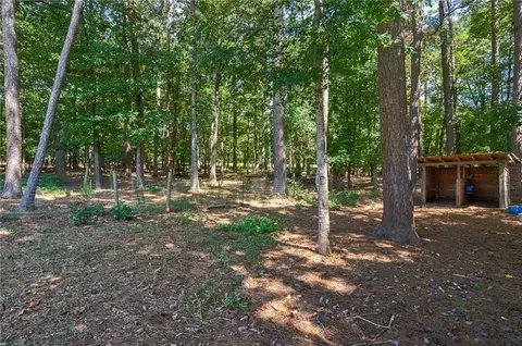 Exterior - 610 Spring View Dr, Covington, GA 30014 photo 13 of 21