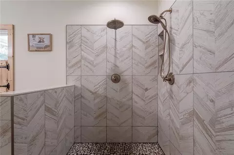 Bath - 610 Spring View Dr, Covington, GA 30014 photo 5 of 8