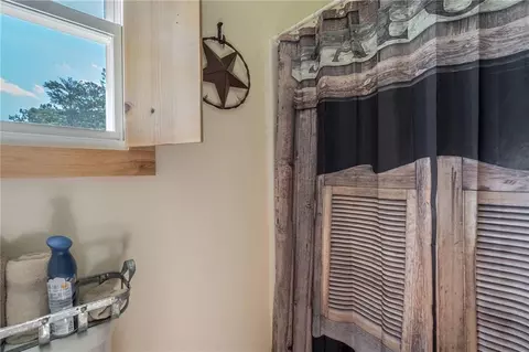 Bath - 610 Spring View Dr, Covington, GA 30014 photo 6 of 8