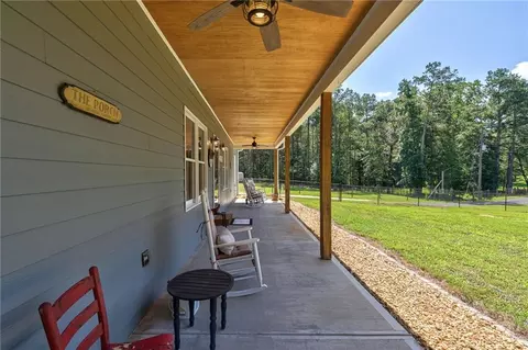 Exterior - 610 Spring View Dr, Covington, GA 30014 photo 4 of 21