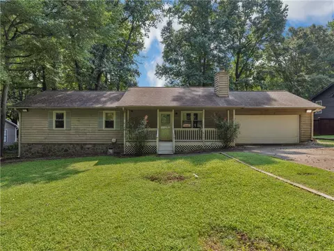 528 Knollwood Dr, Stockbridge, GA 30281