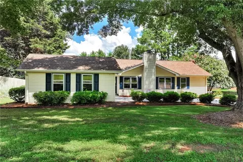5658 Raintree Trce, Oakwood, GA 30566