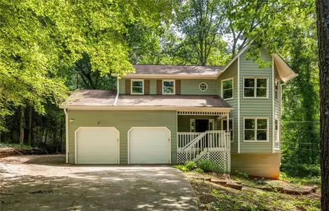 661 Allana Ct, Stone Mountain, GA 30087