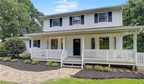 6241 Brookfield Dr, Murrayville, GA 30564