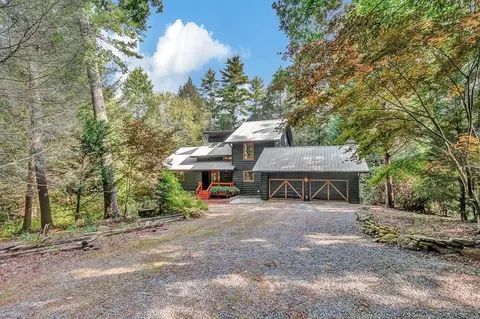450 Flat Creek Cir, Blue Ridge, GA 30513
