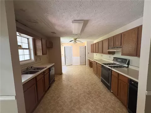Entry Way - 75 W Sycamore Ct, Covington, GA 30016 photo 2 of 4