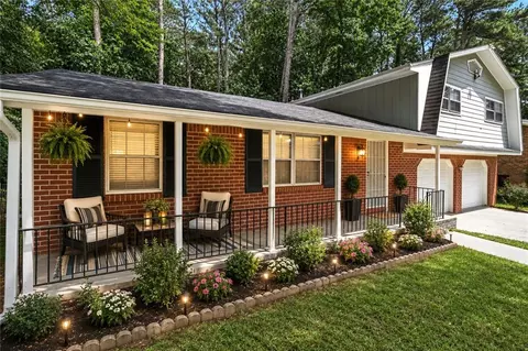 815 Dunleith Ct, Stone Mountain, GA 30083
