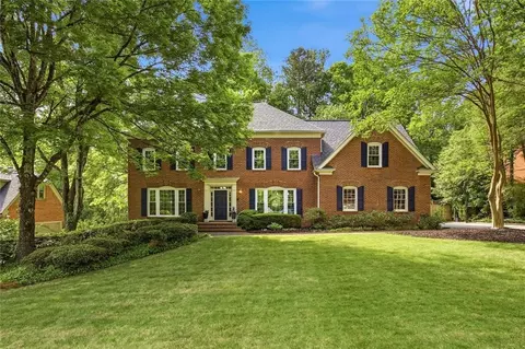 7525 S Spalding Lake Dr, Sandy Springs, GA 30350