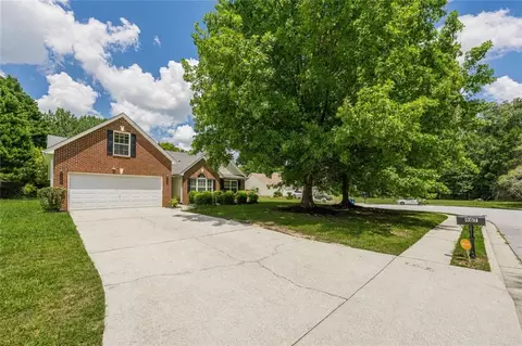 967 Garden Woods Ct, Loganville, GA 30052