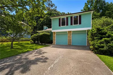 5556 Weatherford Rd, Norcross, GA 30093