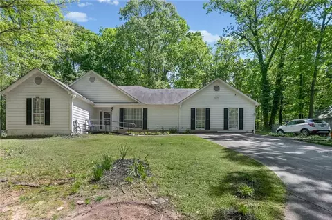 365 Cook Dr, Ellenwood, GA 30294