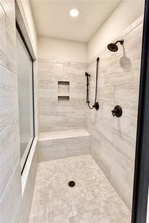 Bath - 150 Peppertree Dr, Newnan, GA 30265 photo 3 of 7