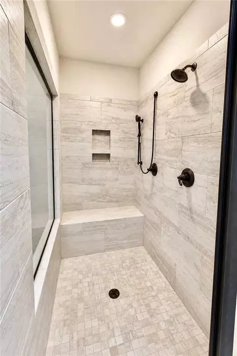 Bath - 150 Peppertree Dr, Newnan, GA 30265 photo 3 of 7