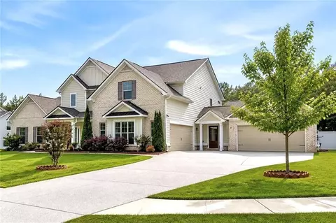 Exterior - 150 Peppertree Dr, Newnan, GA 30265 photo 3 of 7