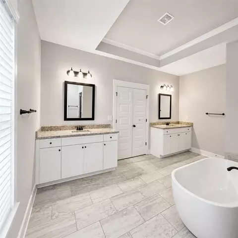 Bath - 150 Peppertree Dr, Newnan, GA 30265 photo 1 of 7