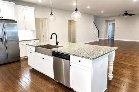 Kitchen - 150 Peppertree Dr, Newnan, GA 30265 photo 3 of 4