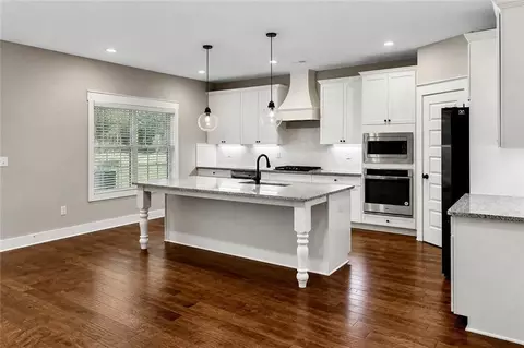 Kitchen - 150 Peppertree Dr, Newnan, GA 30265 photo 2 of 4
