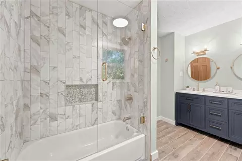 Bath - 126 Kelso Rd, Jasper, GA 30143 photo 6 of 7