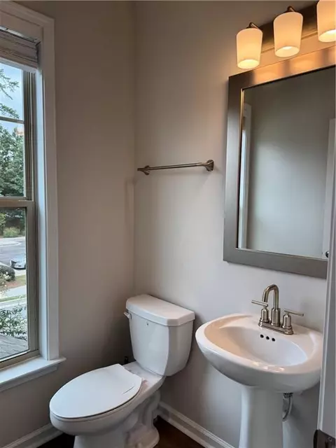 Bath - 3706 Davis Cir, Duluth, GA 30096 photo 3 of 4
