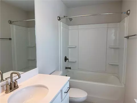 Bath - 3706 Davis Cir, Duluth, GA 30096 photo 1 of 4