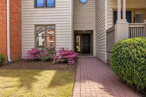 507 Garden Ct, Atlanta, GA 30328