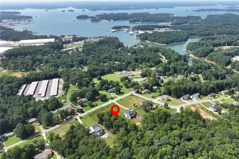 3245 Shoreland Dr, Buford, GA 30518