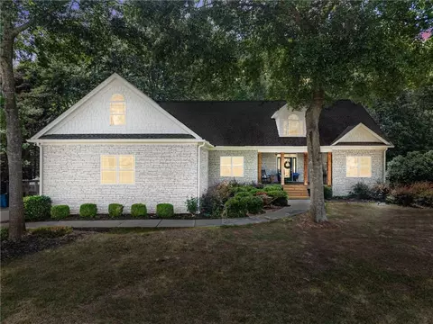 860 Lakeview Dr, Commerce, GA 30529 photo 2
