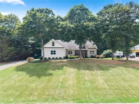 860 Lakeview Dr, Commerce, GA 30529 photo 4