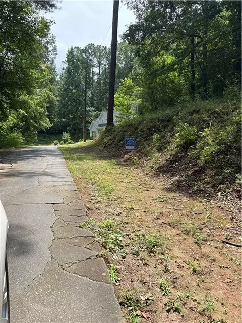 Exterior - 31 Weaver St, Buchanan, GA 30113 photo 4 of 5