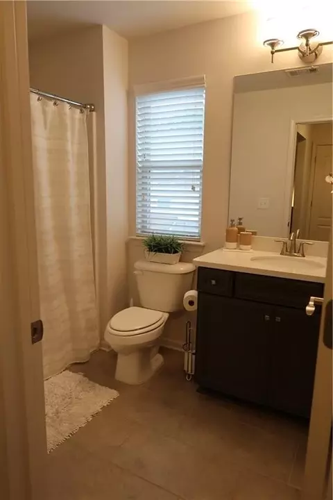 Bath - 5740 Radford Loop, Fairburn, GA 30213 photo 5 of 5