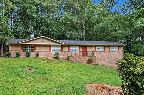 2216 Chestnut Log Dr, Lithia Springs, GA 30122