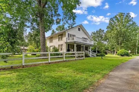 51 N Cedar St, Menlo, GA 30731
