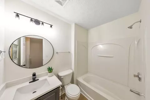 Bath - 1779 Fielding Way, Hampton, GA 30228 photo 4 of 4