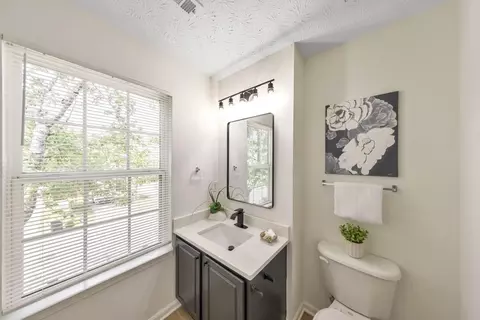 Bath - 1779 Fielding Way, Hampton, GA 30228 photo 2 of 4