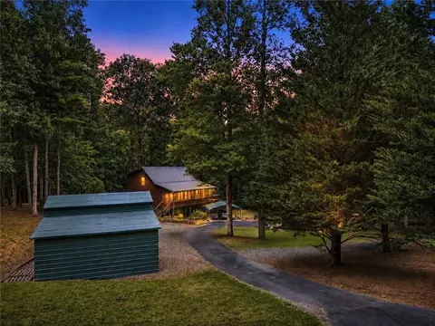 2447 Hi River Rd, Hiawassee, GA 30546