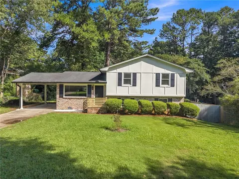 170 Peachtree Ct, Riverdale, GA 30274
