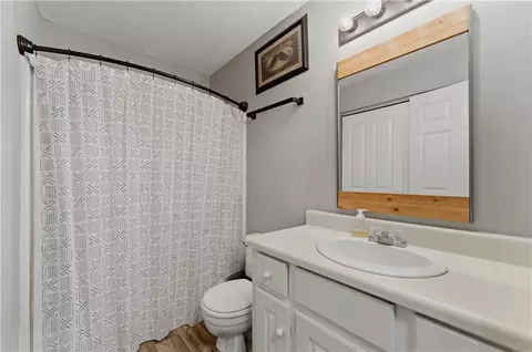 Bath - 117 Oak Rdg, Monroe, GA 30655 photo 3 of 3