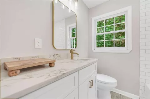 Bath - 14908 Brown Bridge Rd, Covington, GA 30016 photo 6 of 6