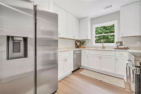 Kitchen - 14908 Brown Bridge Rd, Covington, GA 30016 photo 1 of 3